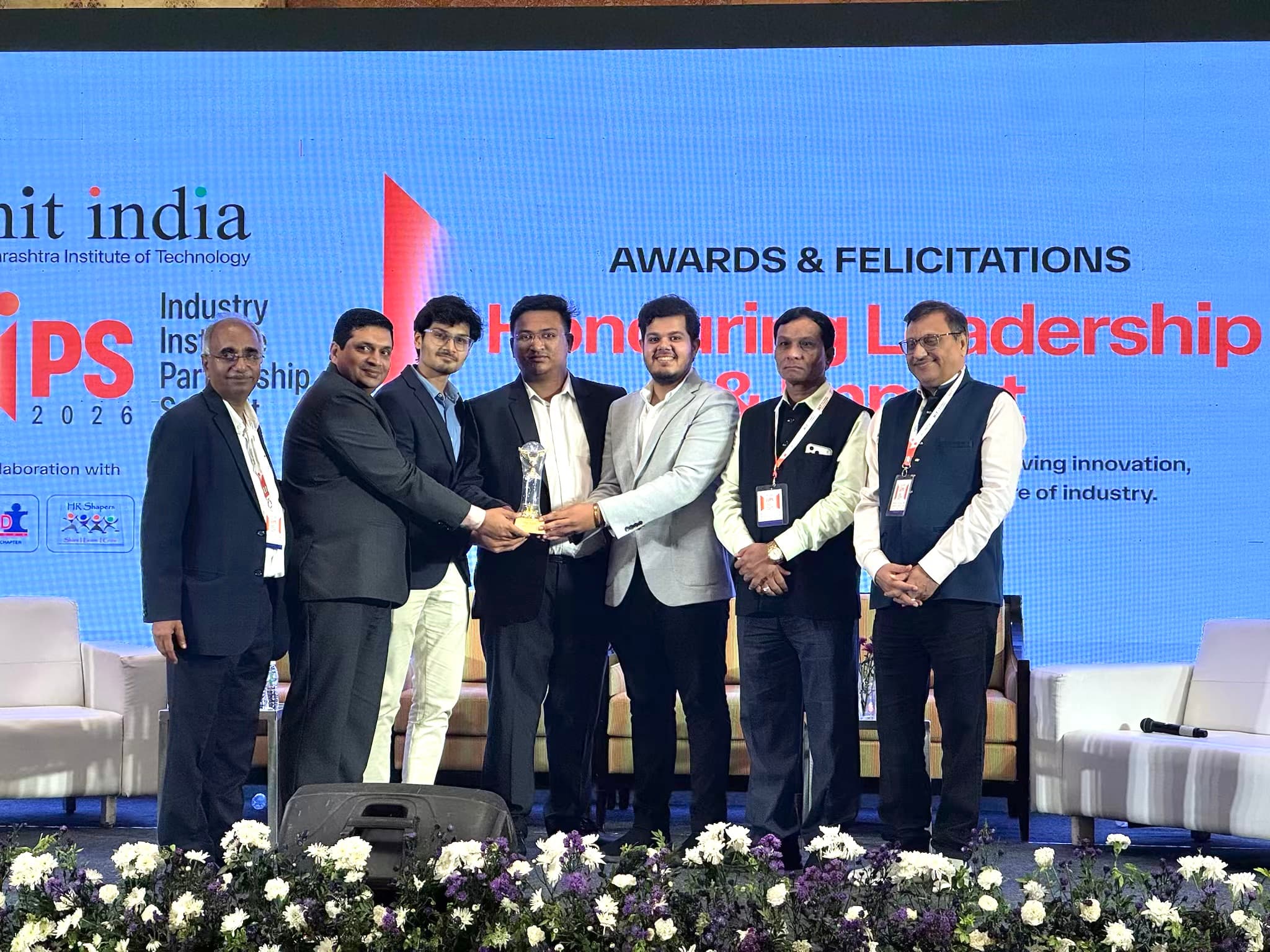 GradeLab team receiving Rising Star Award at MIT India IPS 2026 ceremony